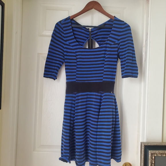 Striped Guess Dress - Picture 5 of 6